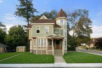 56 Warren Ave 1