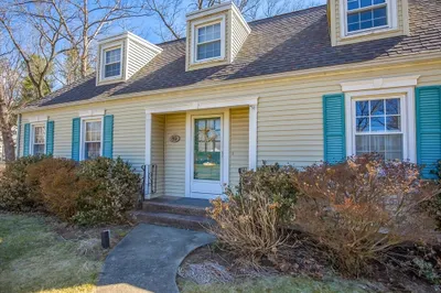 89 Hazardville Rd 1