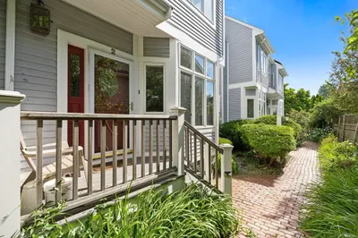 147 Cushing St #2 1