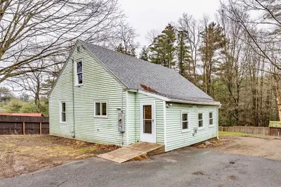 347-1/2 Country Club Road