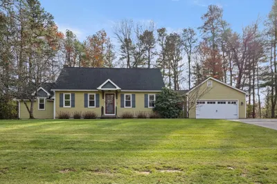 59 Campbell Dr 1