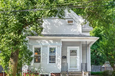 9 Hall St