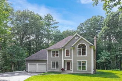 2 Hickory Ln 1