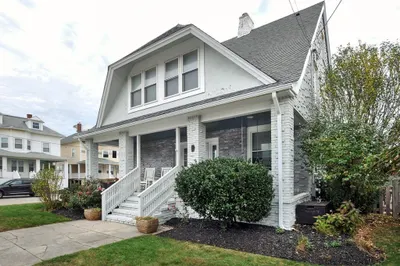 160 Manomet Ave 1