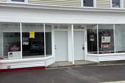 200 University Ave 1