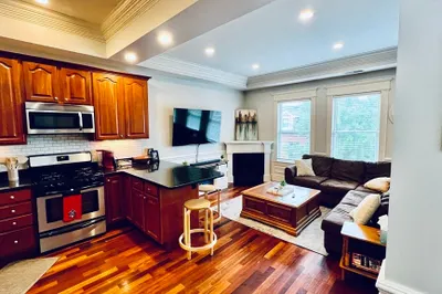 339 E St #3
