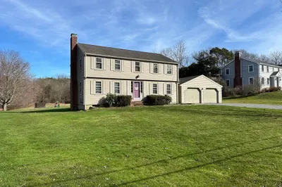 32 Pleasant St 1