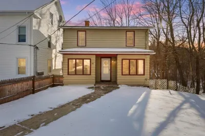 36 Sullivan Ave