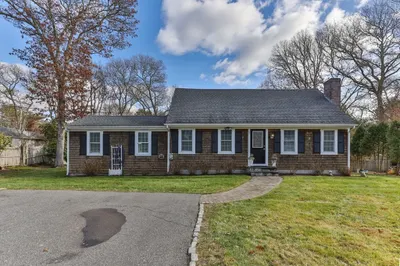 220 Fawcett Ln 1