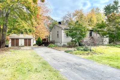 8 Sheridan Dr 1