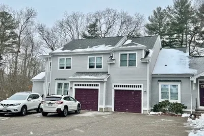 21 Edgewater Dr #21