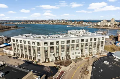 10 Shipyard Dr #215 1