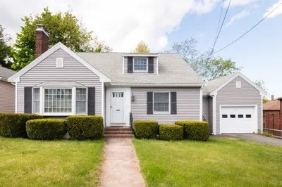 7 Hilltop St 1