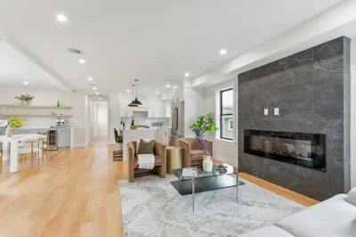 105-107 Willis Ave #107 1