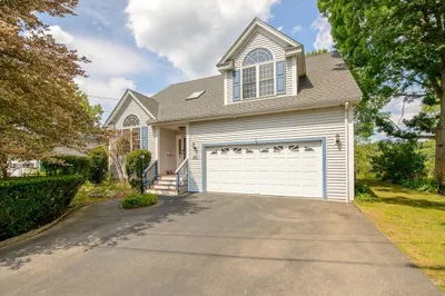 220 River Rd 1