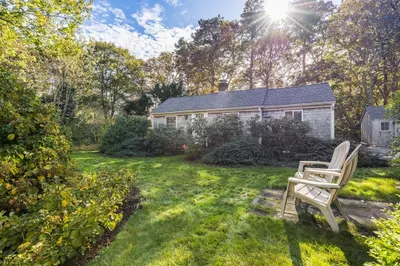 384a North Dennis Road