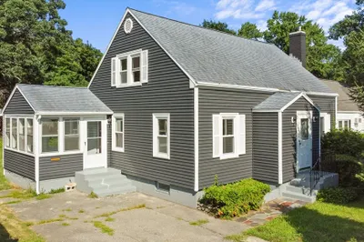 220 Lake Ave 1