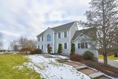 1 Whispering Pine Dr 1