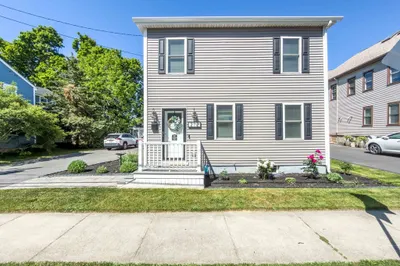 212 Main St 1
