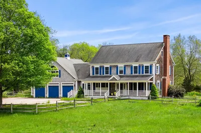 35 Lakemans Ln