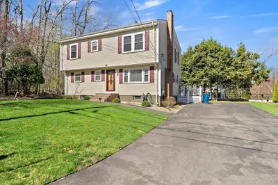 7 Oakwood Ave 1