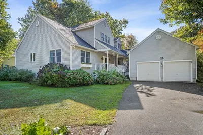 15 Silver Birch Ln