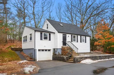 79 Dexter Rd