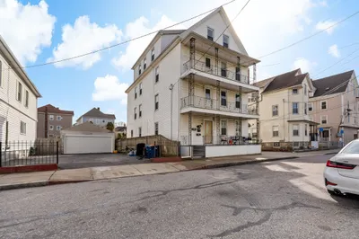 82 Crapo St 1