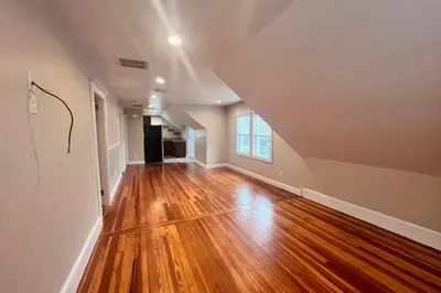 110 Osborne St #2