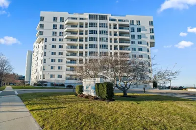 2001 Marina Drive #214W