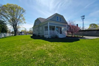 23 Old Barnstable Rd 1