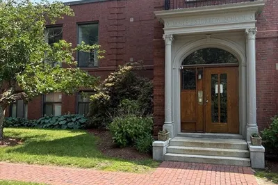 15 Waverly St #160