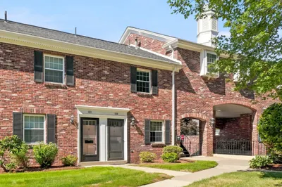 104 Windsor Drive #104 1