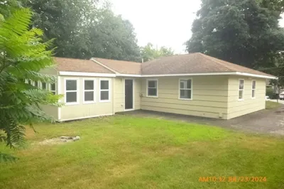 33 Deer Pond Dr