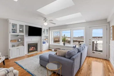 240 Merrimac St #3 1