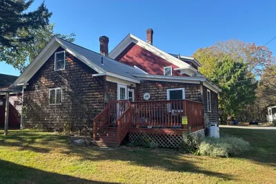 10 Cottage St 1