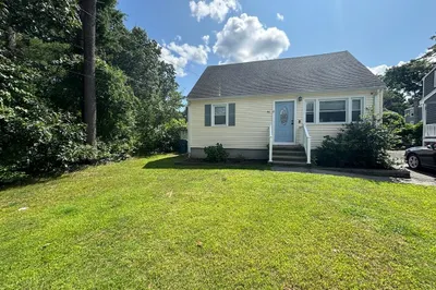 46 Algonquin Dr