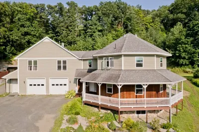 68 Amherst St 1