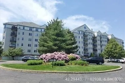 10 Seaport Dr #2310 1