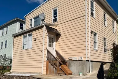 69 Fox St 1