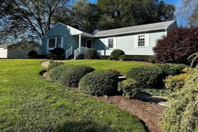 343 Bay Rd 1