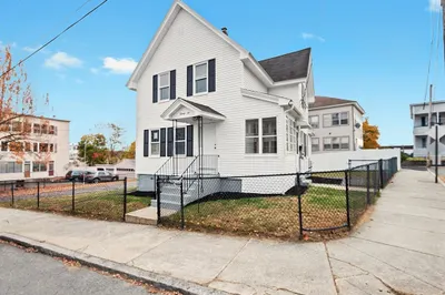 26 Hartford St