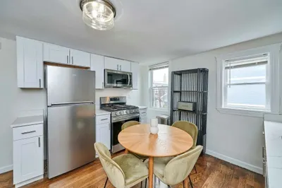 241 E St #c