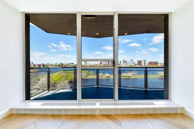 330 Beacon #81 1