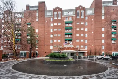 6 Canal Park #105
