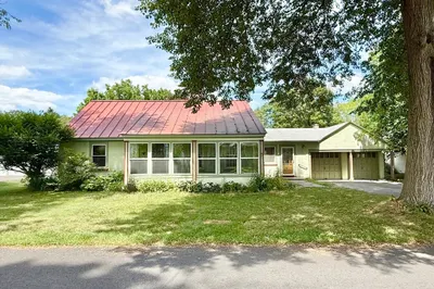 9 Eastern Ave 1