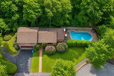 10 Stonewood Dr 1