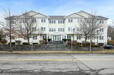 974 Main St #35 1
