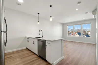 10 Somerset Ave #205
