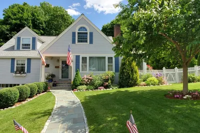 10 Blossom Hill Rd